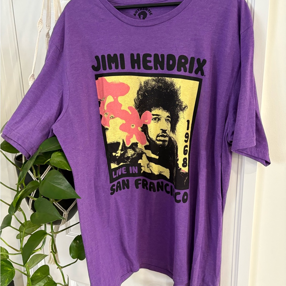 Jimi Hendrix Graphic T-Shirt - soft iconic t-shirt